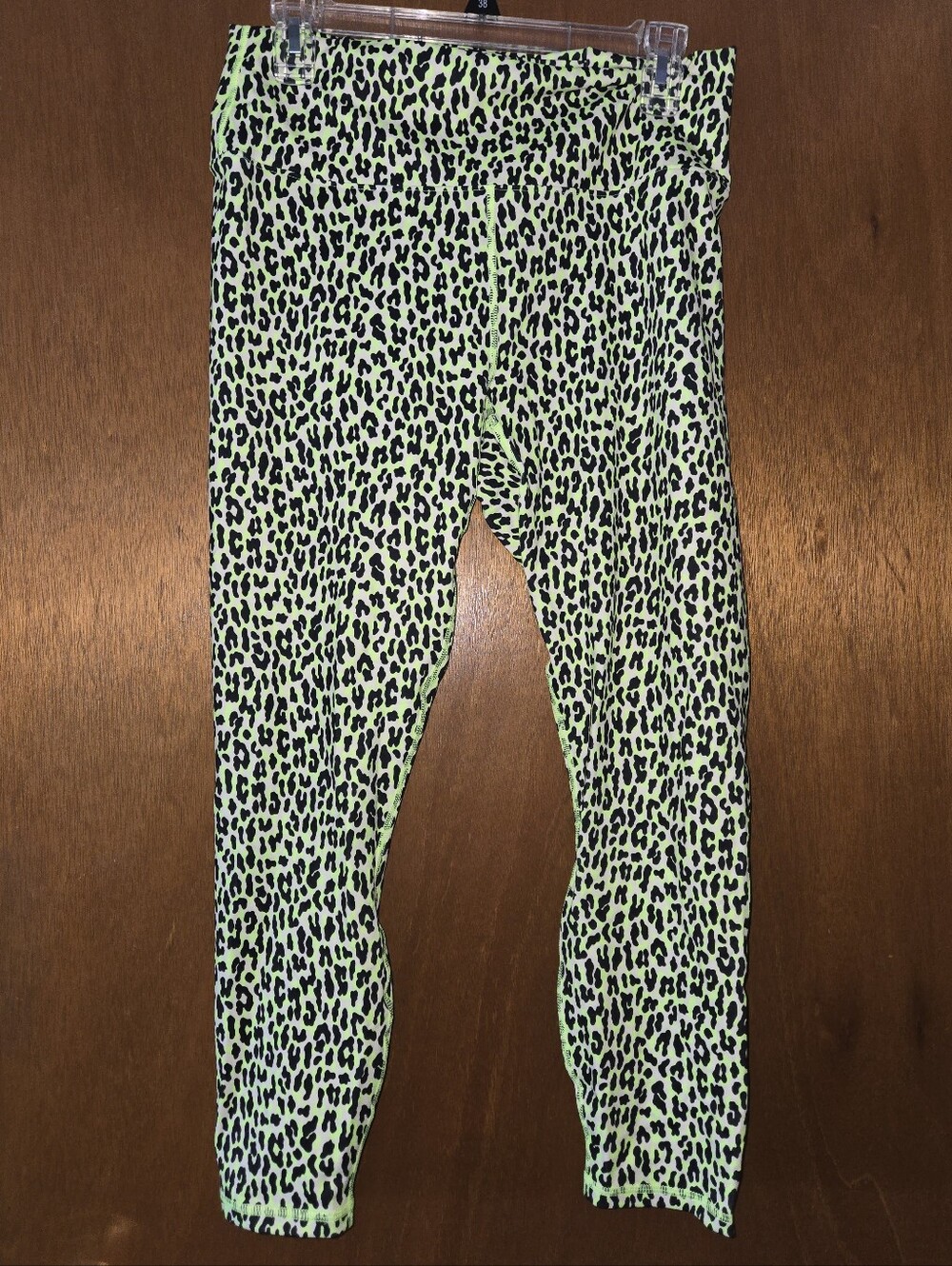 NWT Fabletics Boost Powerhold High Waisted Leggings 7/8 Highlighter Cheetah L